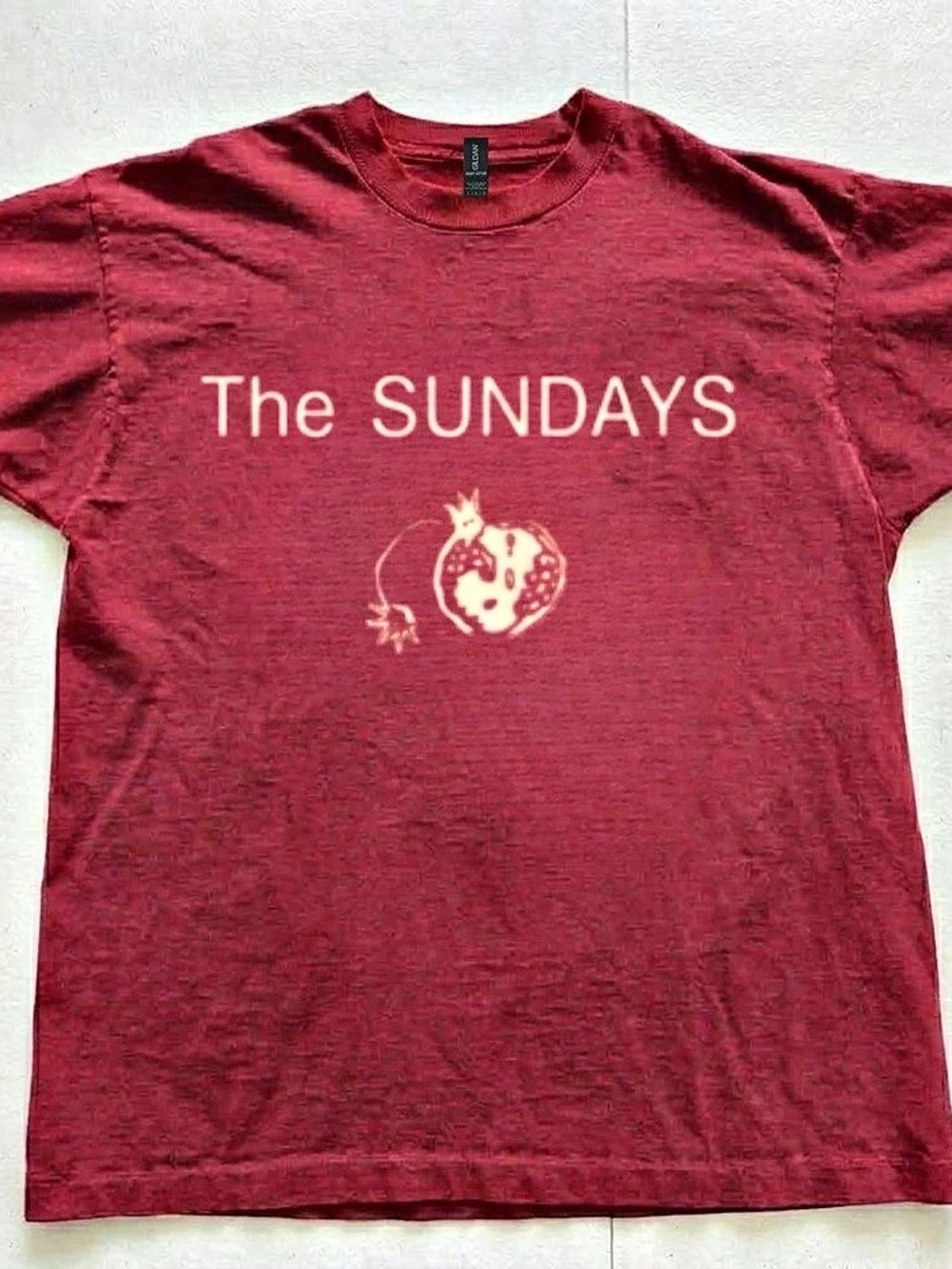 Gildan The Sundays Band Graphic T-Shirt antique cherry red